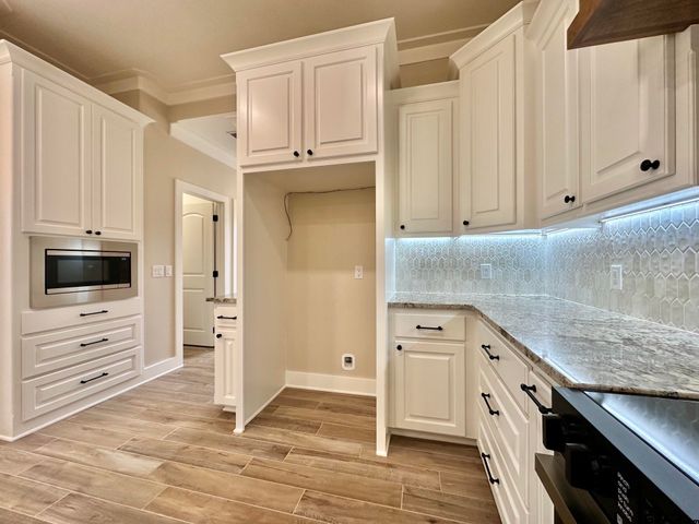 215 Clara Ln, Kilgore, TX 75662