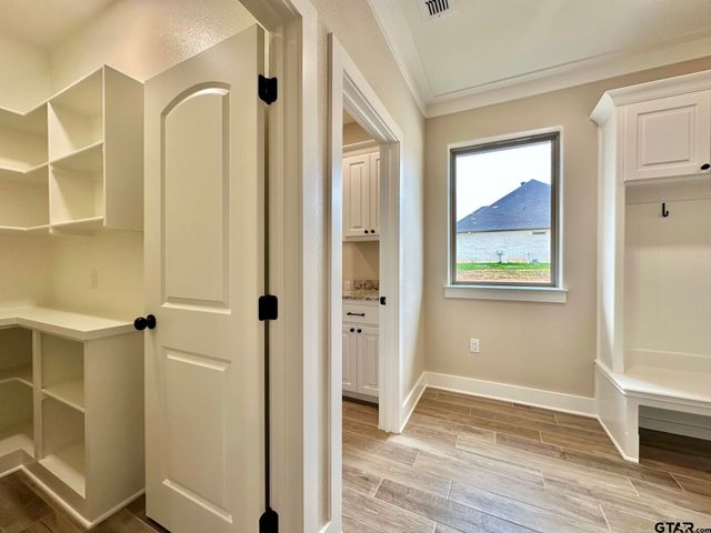 215 Clara Ln, Kilgore, TX 75662
