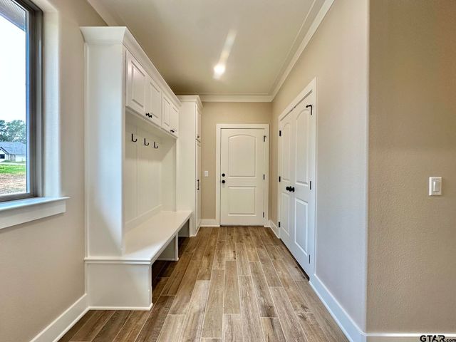 215 Clara Ln, Kilgore, TX 75662
