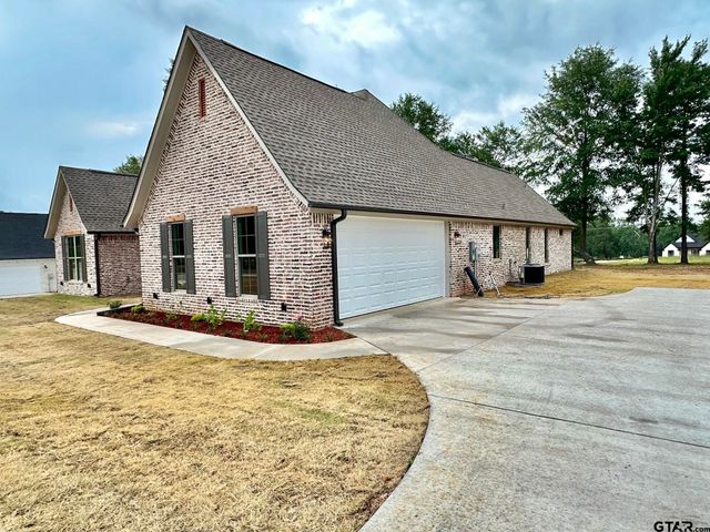 215 Clara Ln, Kilgore, TX 75662