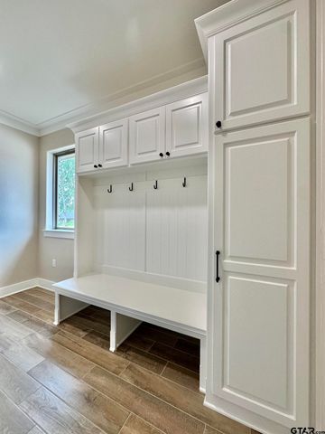 215 Clara Ln, Kilgore, TX 75662
