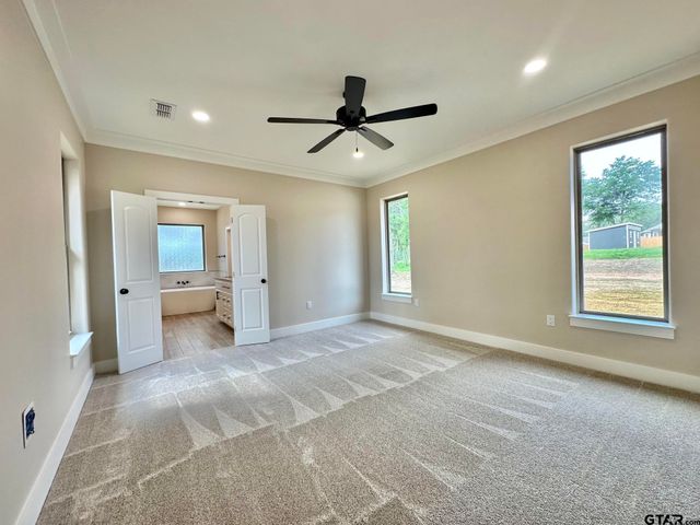 215 Clara Ln, Kilgore, TX 75662