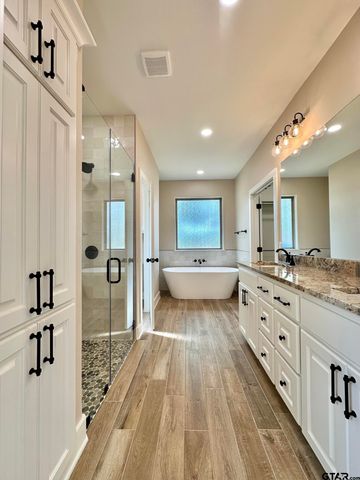 215 Clara Ln, Kilgore, TX 75662