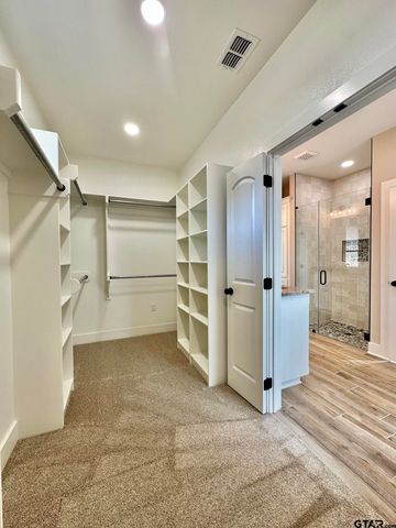 215 Clara Ln, Kilgore, TX 75662