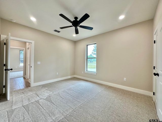 215 Clara Ln, Kilgore, TX 75662