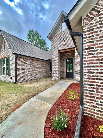 215 Clara Ln, Kilgore, TX 75662