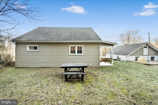 412 E BACON ST, Pottsville, PA 17901