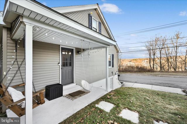 412 E BACON ST, Pottsville, PA 17901