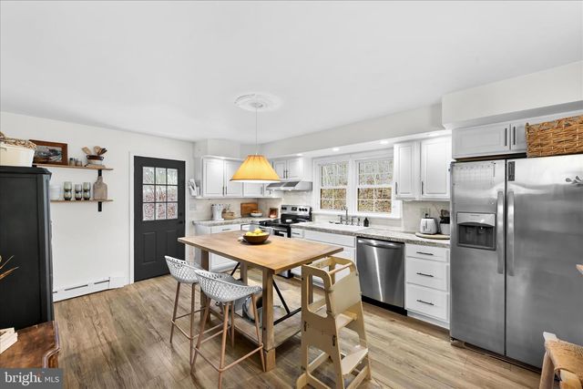 412 E BACON ST, Pottsville, PA 17901