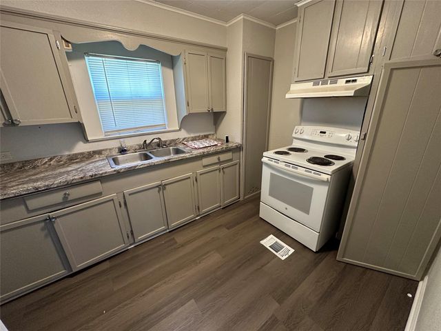 620 N 5th Street, Silsbee, TX 77656