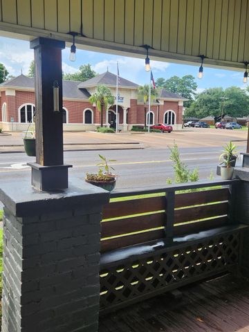 620 N 5th Street, Silsbee, TX 77656