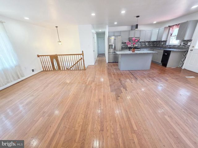 6300 AUTH RD, Suitland, MD 20746