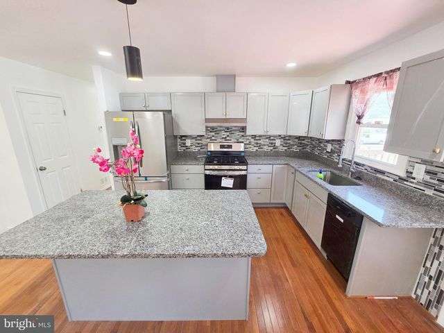 6300 AUTH RD, Suitland, MD 20746