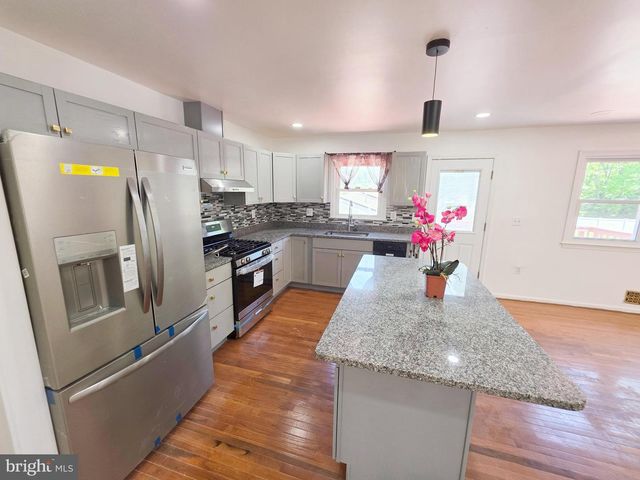 6300 AUTH RD, Suitland, MD 20746