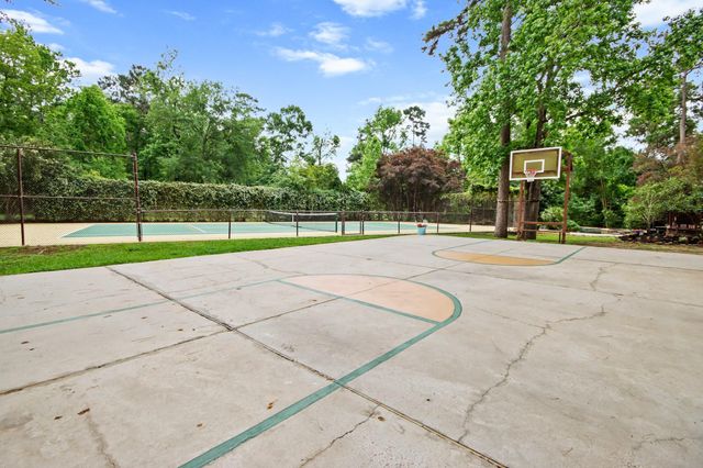 103 Fish Creek Court, Montgomery, TX 77316