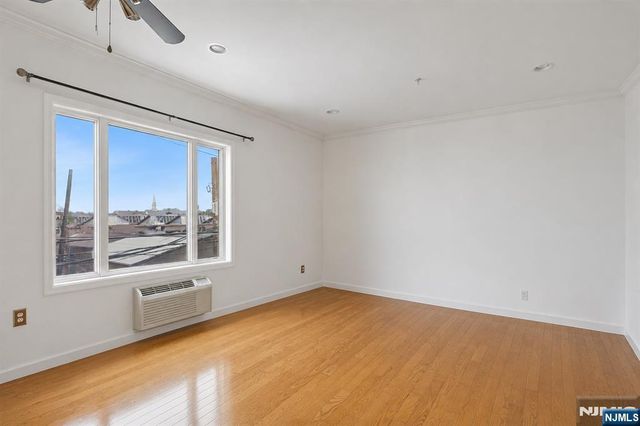 528 52nd Street 201, West New York, NJ 07093