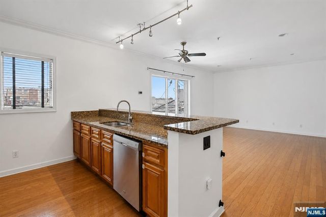 528 52nd Street 201, West New York, NJ 07093
