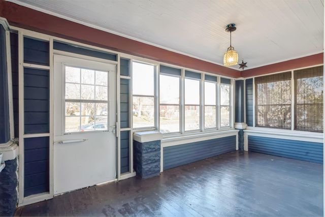 16 NW 5th Street, Oelwein, IA 50662