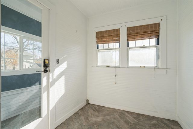 16 NW 5th Street, Oelwein, IA 50662