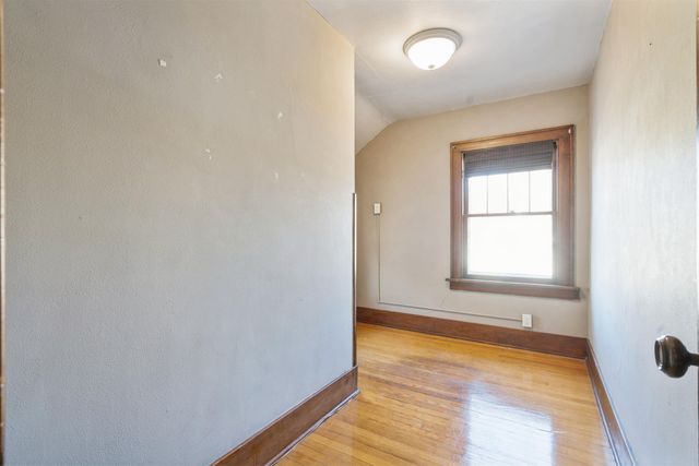 16 NW 5th Street, Oelwein, IA 50662