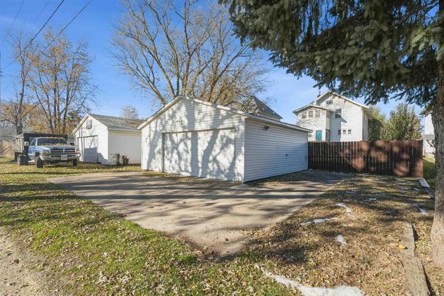 16 NW 5th Street, Oelwein, IA 50662