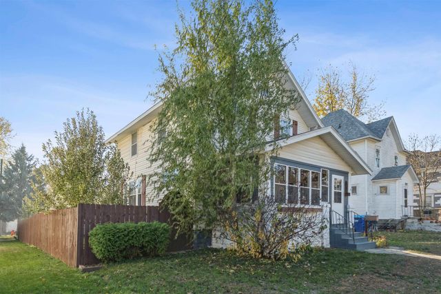 16 NW 5th Street, Oelwein, IA 50662