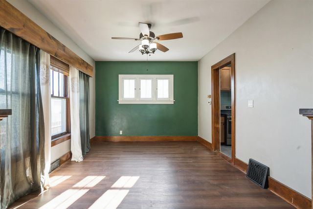 16 NW 5th Street, Oelwein, IA 50662