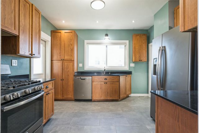 16 NW 5th Street, Oelwein, IA 50662