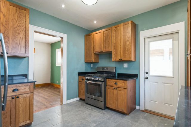 16 NW 5th Street, Oelwein, IA 50662