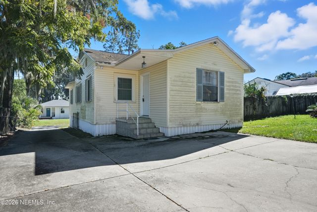 1546 RIVER HILLS Circle W, Jacksonville, FL 32211