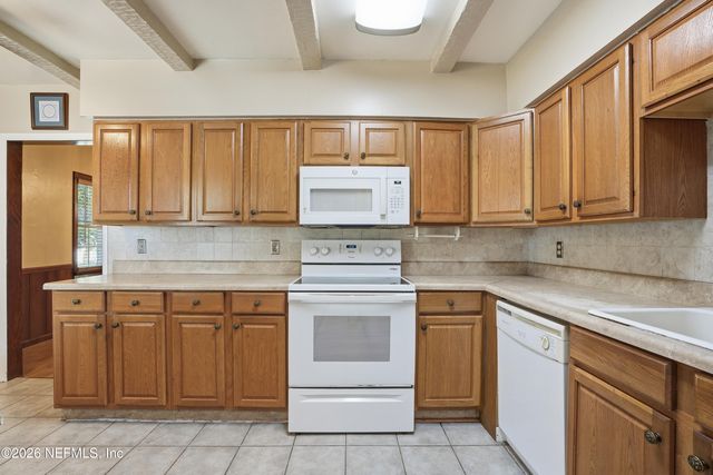 1546 RIVER HILLS Circle W, Jacksonville, FL 32211