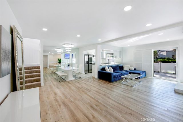 918 Hyde Court, Costa Mesa, CA 92626