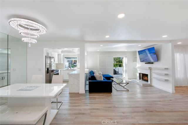 918 Hyde Court, Costa Mesa, CA 92626