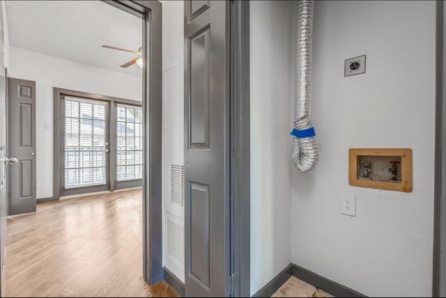 4800 W Lovers Lane 315, Dallas, TX 75209