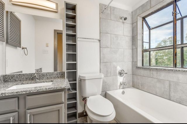 4800 W Lovers Lane 315, Dallas, TX 75209