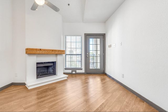 4800 W Lovers Lane 315, Dallas, TX 75209