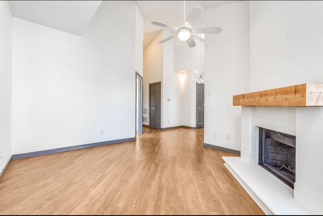 4800 W Lovers Lane 315, Dallas, TX 75209