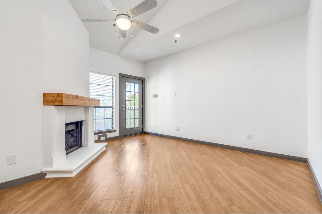 4800 W Lovers Lane 315, Dallas, TX 75209