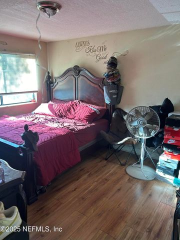 718 OAKS MANOR Court, M1-2, Jacksonville, FL 32211