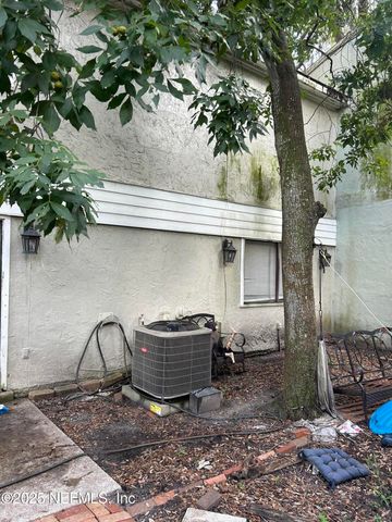 718 OAKS MANOR Court, M1-2, Jacksonville, FL 32211