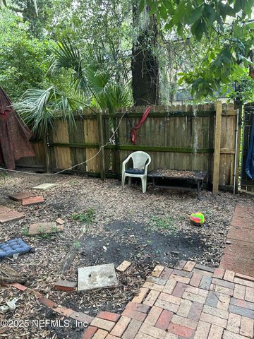 718 OAKS MANOR Court, M1-2, Jacksonville, FL 32211