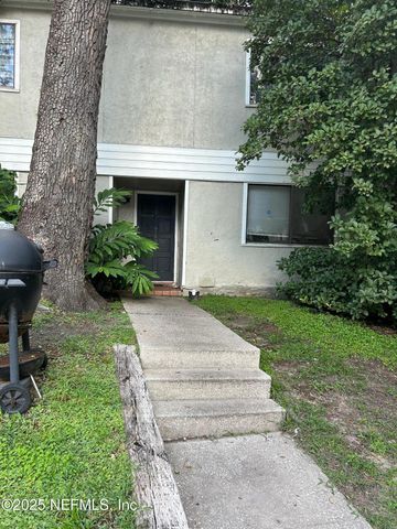 718 OAKS MANOR Court, M1-2, Jacksonville, FL 32211