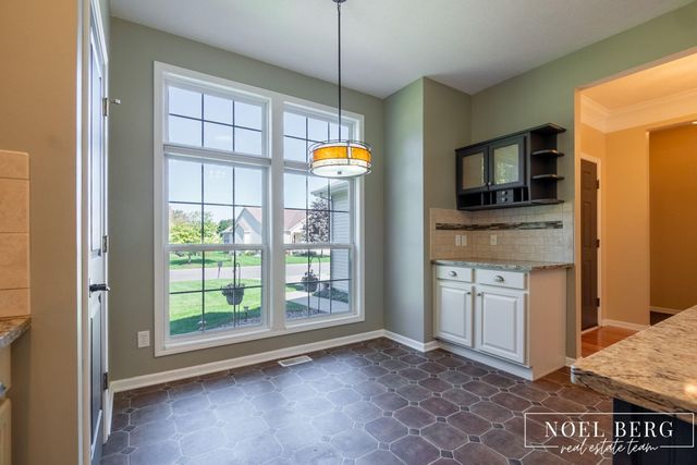 15 W Watershore Drive, Muskegon, MI 49444