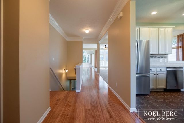 15 W Watershore Drive, Muskegon, MI 49444