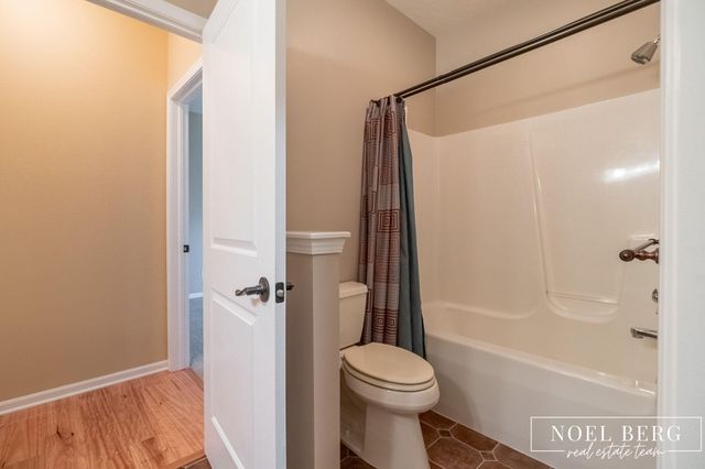 15 W Watershore Drive, Muskegon, MI 49444