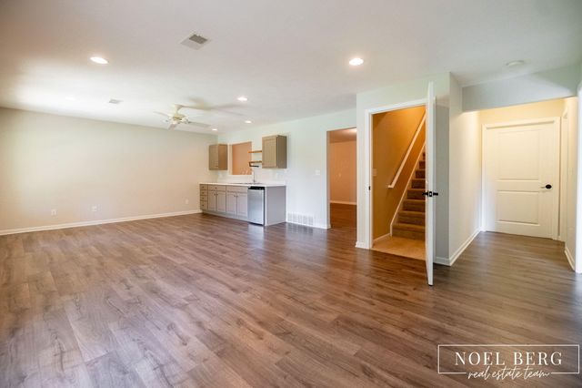 15 W Watershore Drive, Muskegon, MI 49444