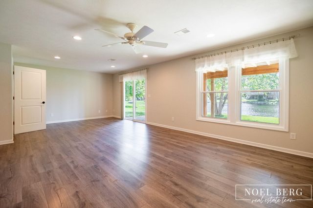 15 W Watershore Drive, Muskegon, MI 49444