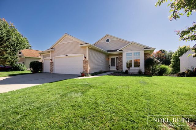 15 W Watershore Drive, Muskegon, MI 49444