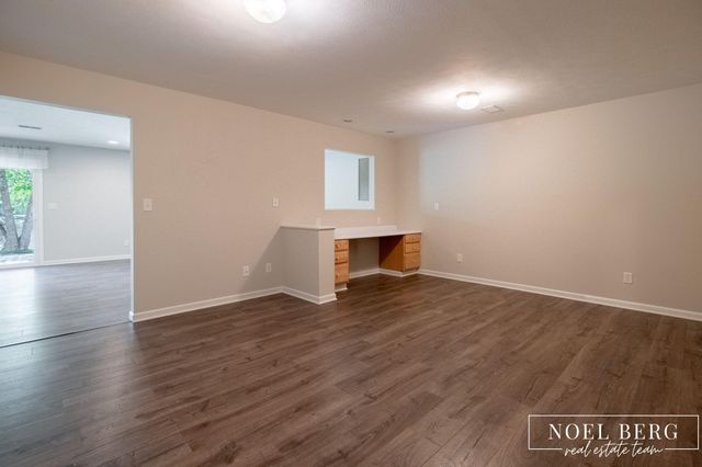 15 W Watershore Drive, Muskegon, MI 49444