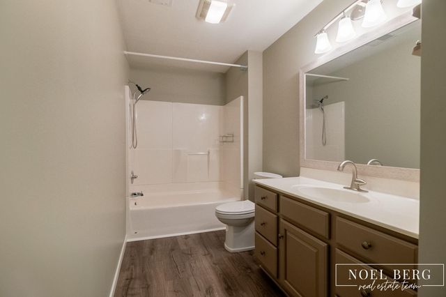 15 W Watershore Drive, Muskegon, MI 49444